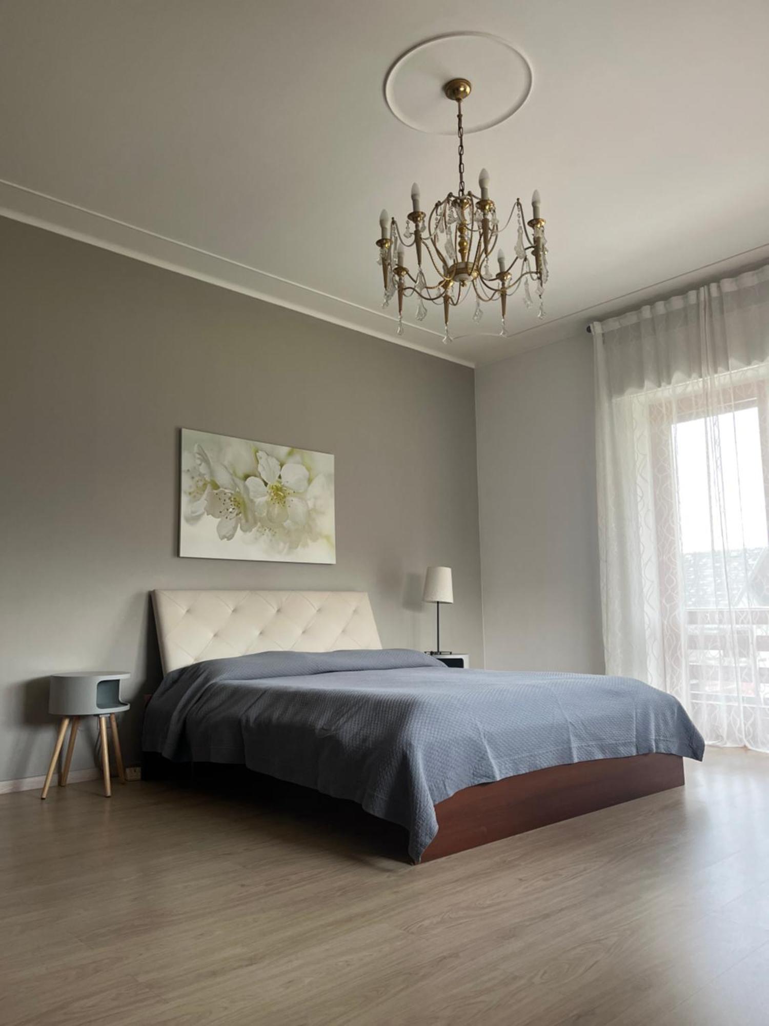 Bella Vita Guesthouse -Parcheggio Privato Interno Арона Экстерьер фото